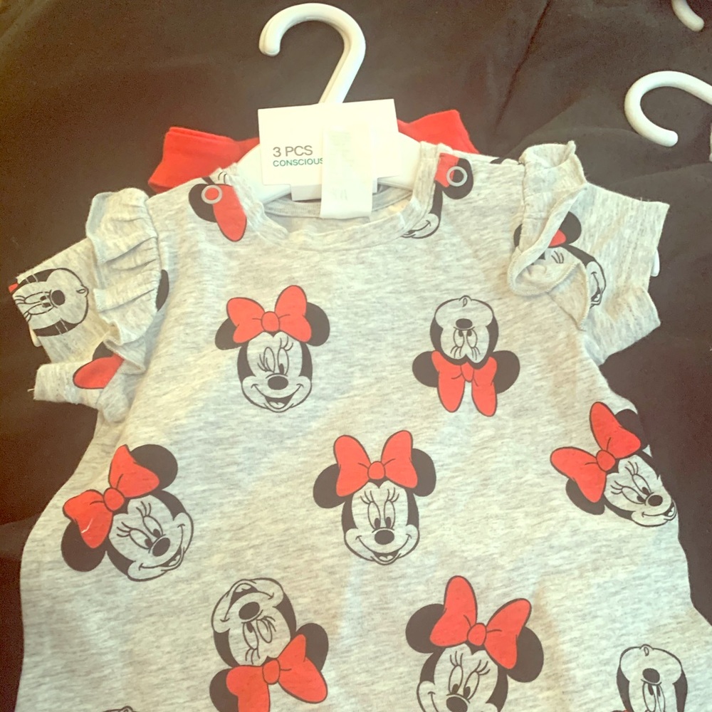 Baby girl 3 pc outfit size 3-6 months